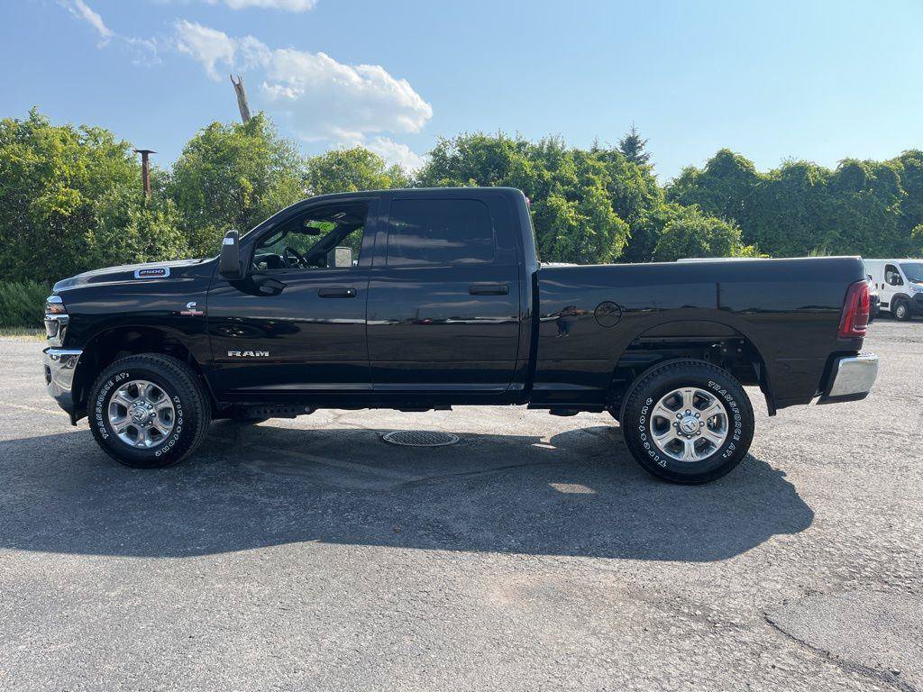 New 2025 RAM 2500 Big Horn AWD/4WD image 4