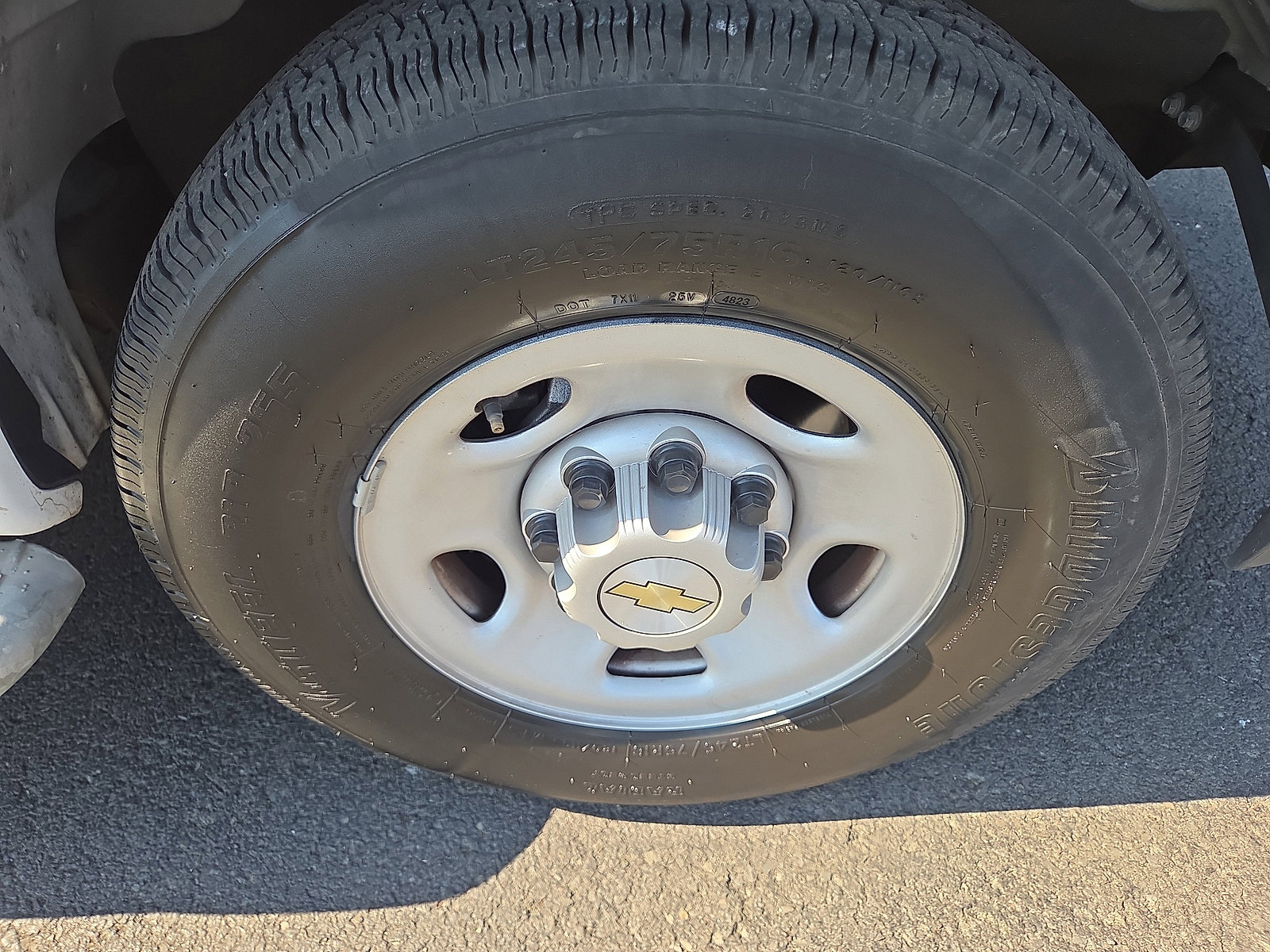 Used 2024 Chevrolet Express 2500 Work Van w/ Driver Convenience Package image 9