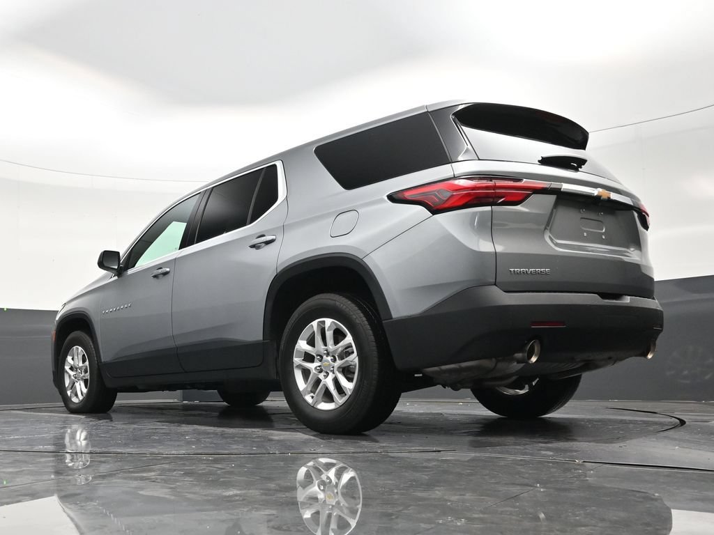 Used 2023 Chevrolet Traverse LS FWD image 22