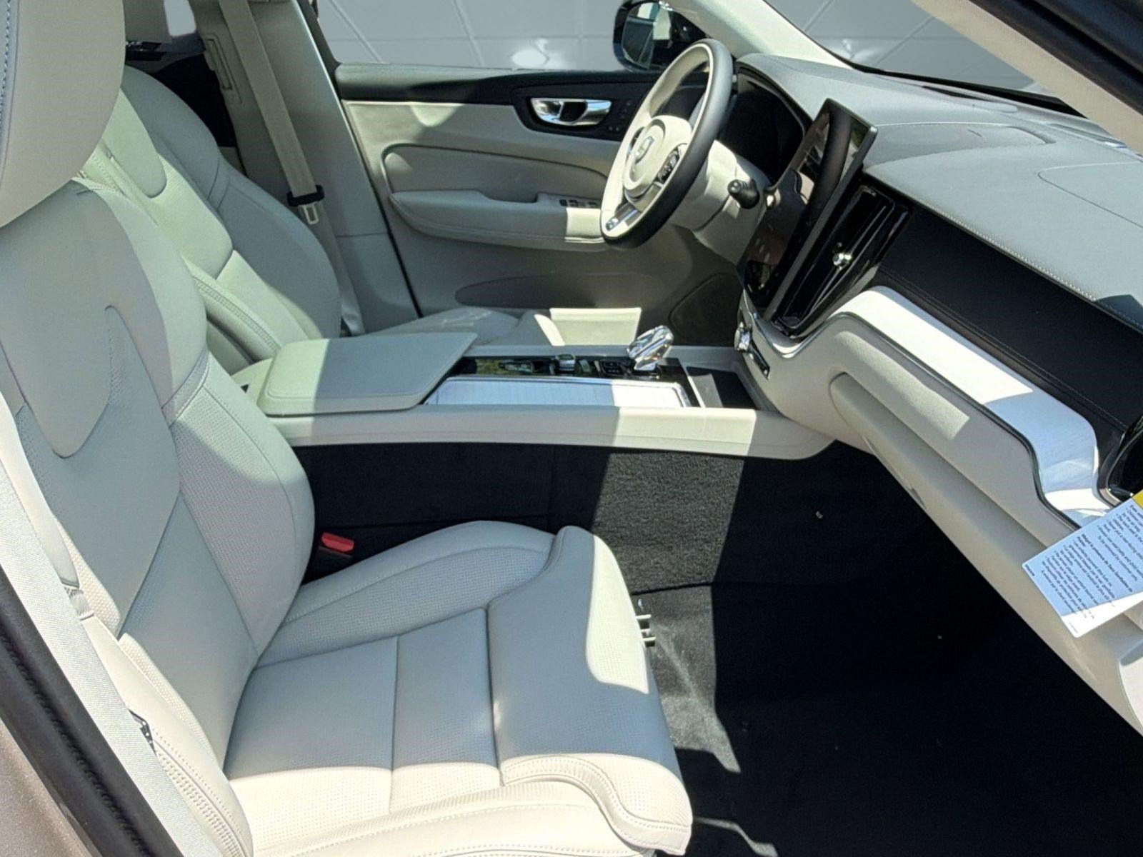 New 2026 Volvo XC60 T8 Ultra w/ Climate Package AWD/4WD image 30