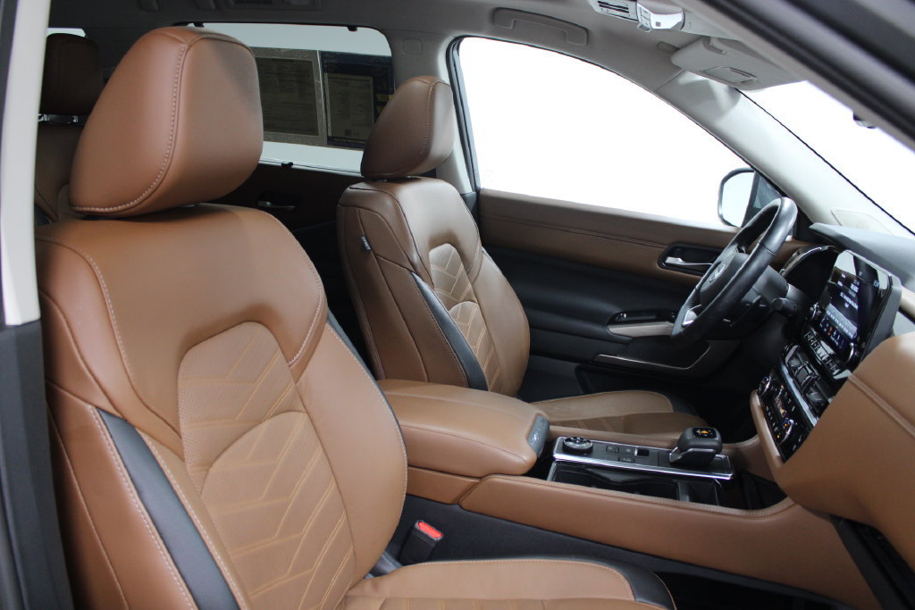 Used 2023 Nissan Pathfinder Platinum AWD/4WD image 22