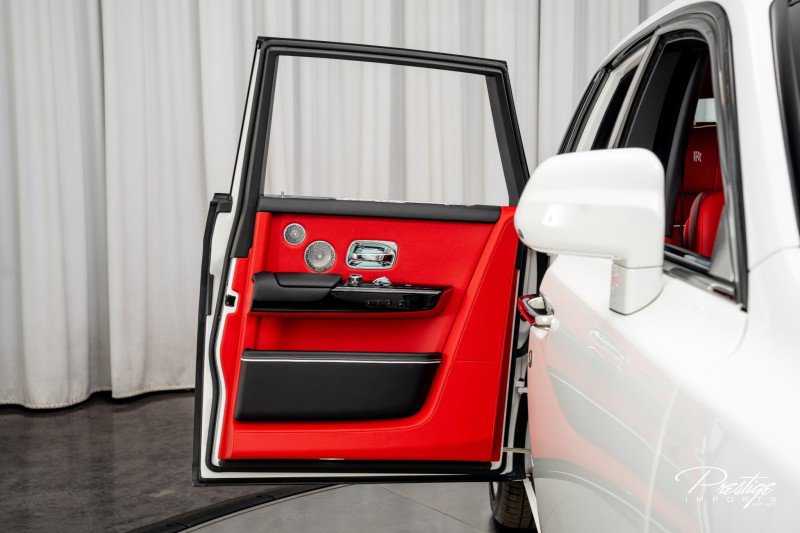 Used 2024 Rolls-Royce Phantom Sedan image 50