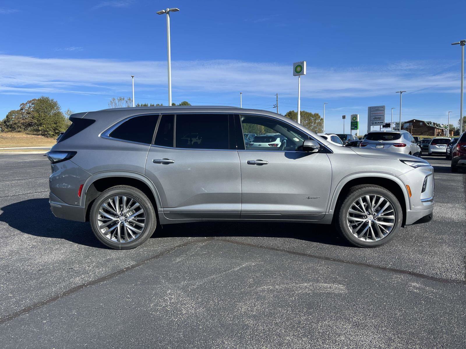 New 2026 Buick Enclave Avenir w/ Super Cruise Package image 2