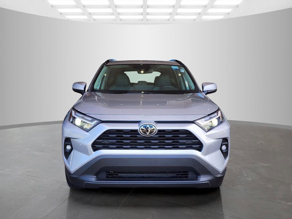 Used 2022 Toyota RAV4 XLE Premium image 2