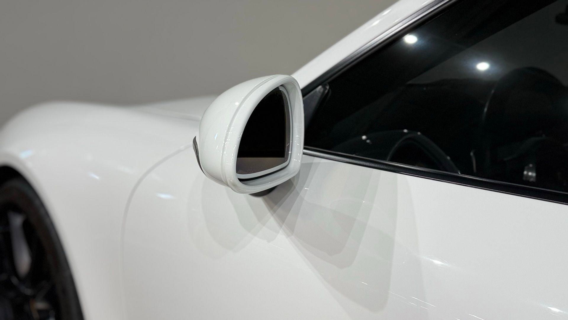 Used 2014 Porsche 911 Carrera 4S image 16