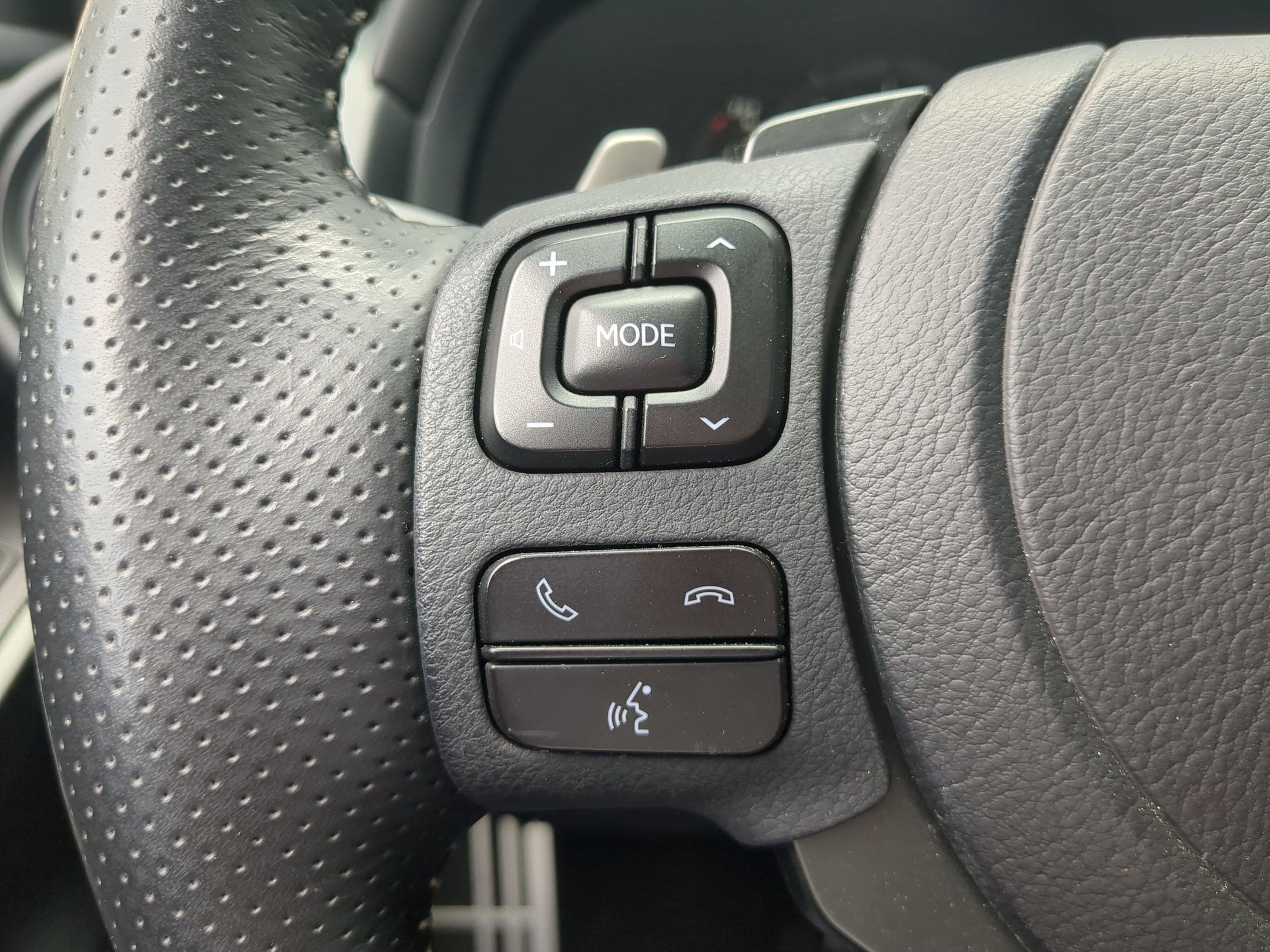 Used 2025 Lexus IS 350 F Sport w/ Navigation Package AWD/4WD image 17