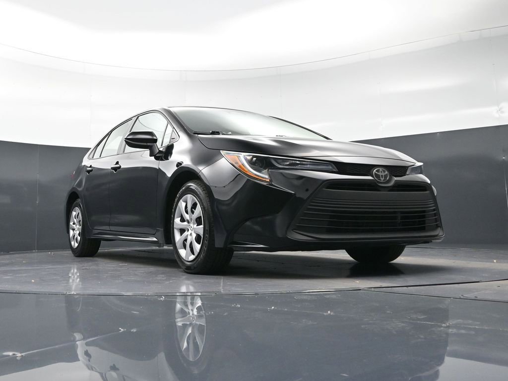 Used 2024 Toyota Corolla LE image 28