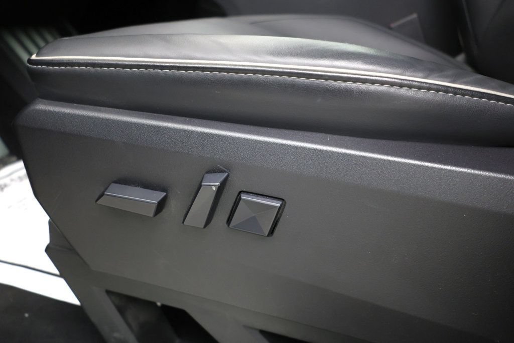 Used 2024 Tesla Cybertruck AWD Crew Cab image 7