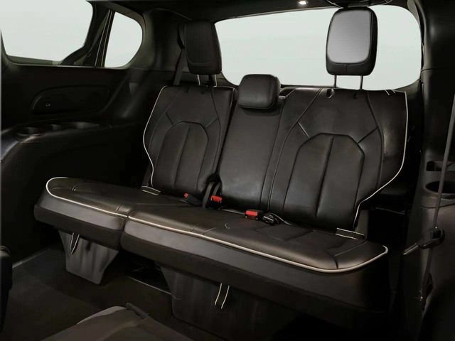 Used 2026 Chrysler Pacifica Limited FWD image 71