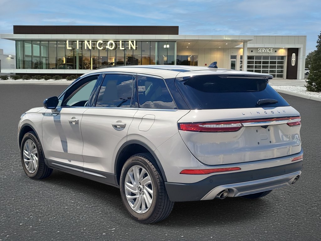 Used 2024 Lincoln Corsair FWD image 3