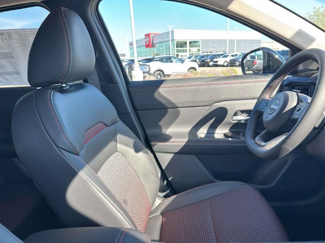 New 2027 Nissan Kicks SR w/ Cold Weather Package FWD image 13