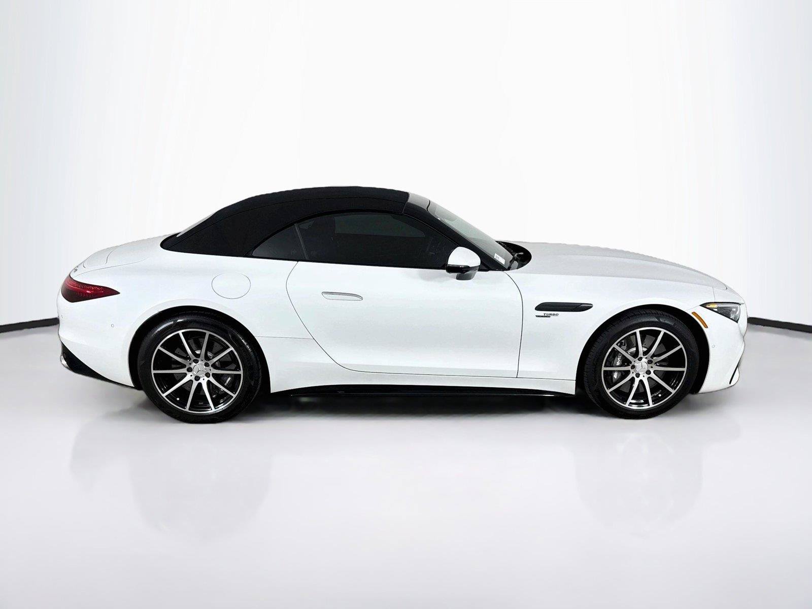 Used 2023 Mercedes-Benz SL 43 AMG w/ Driver Assistance Package image 6