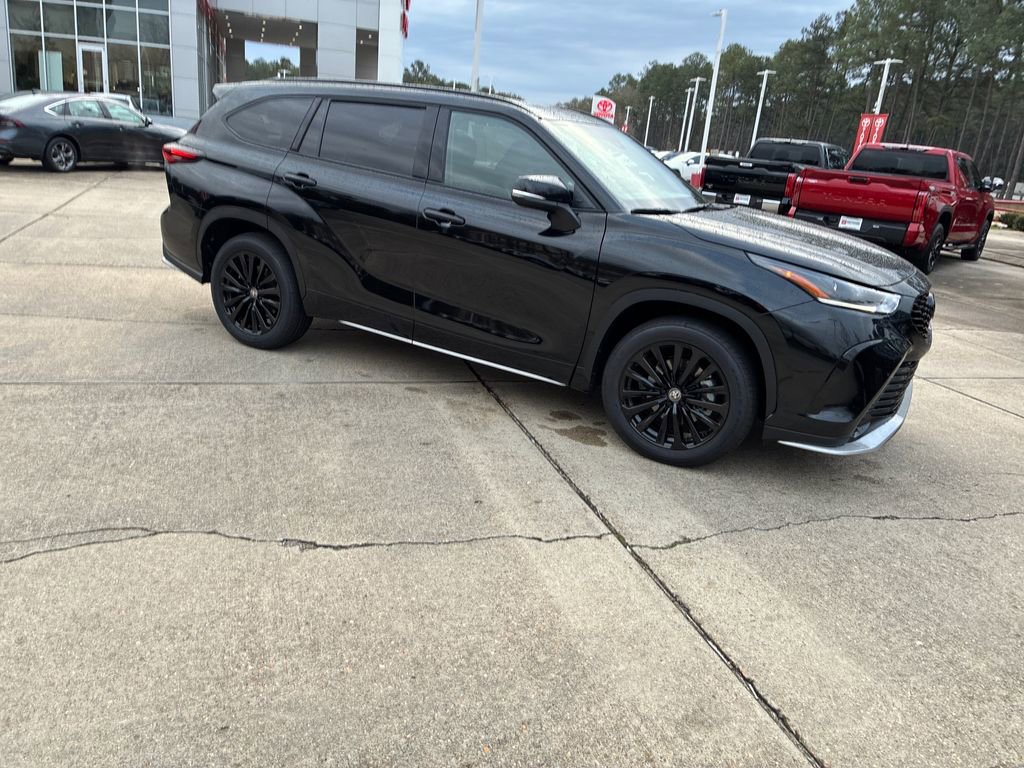New 2026 Toyota Highlander XSE image 9