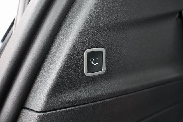 New 2026 Chrysler Pacifica Select w/ S Appearance Package FWD image 38