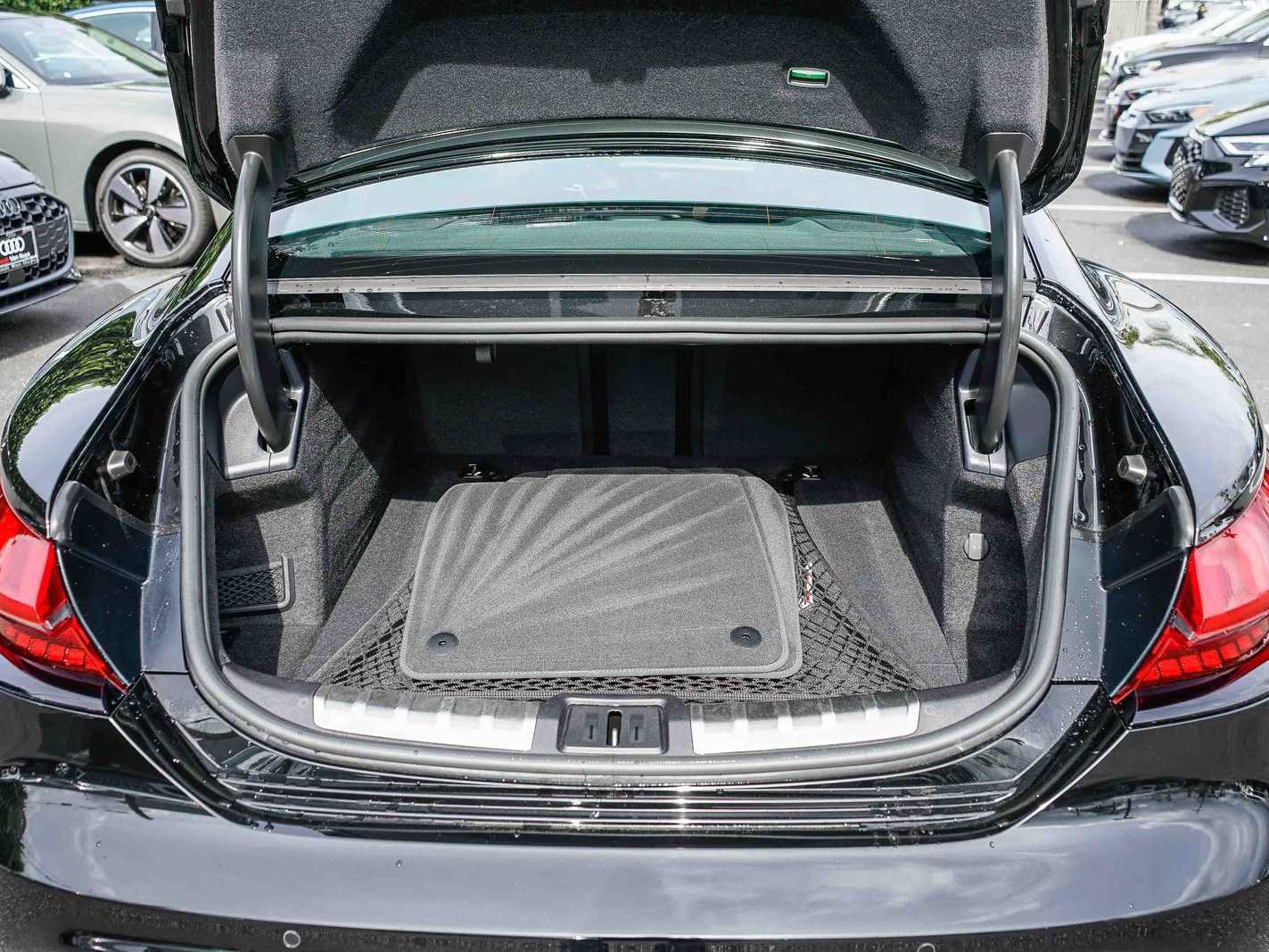 Used 2023 Audi e-tron GT Prestige w/ Prestige Package image 27