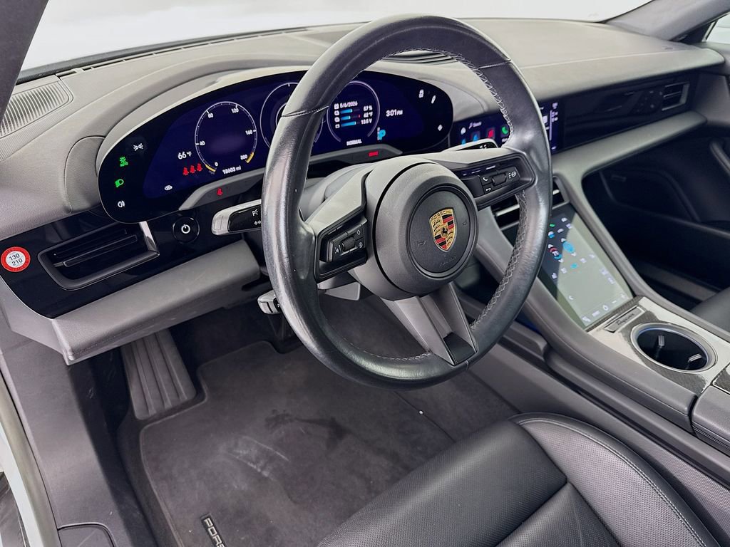 Certified 2023 Porsche Taycan w/ Premium Package RWD image 4