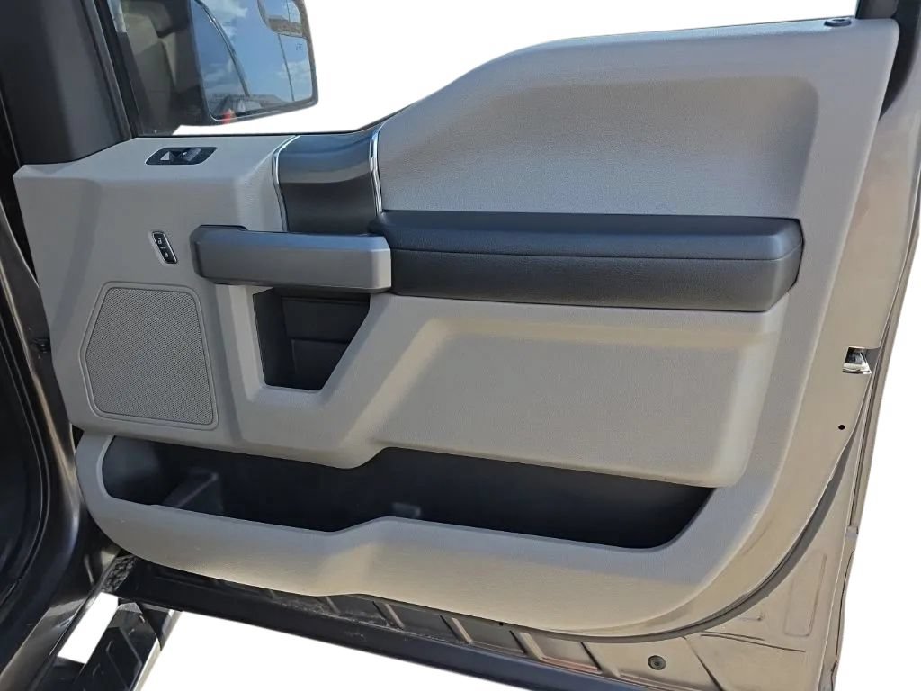 Used 2015 Ford F150 XLT w/ Equipment Group 302A Luxury AWD/4WD image 19