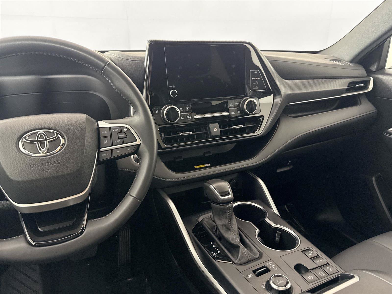 Certified 2025 Toyota Highlander XSE AWD/4WD image 32