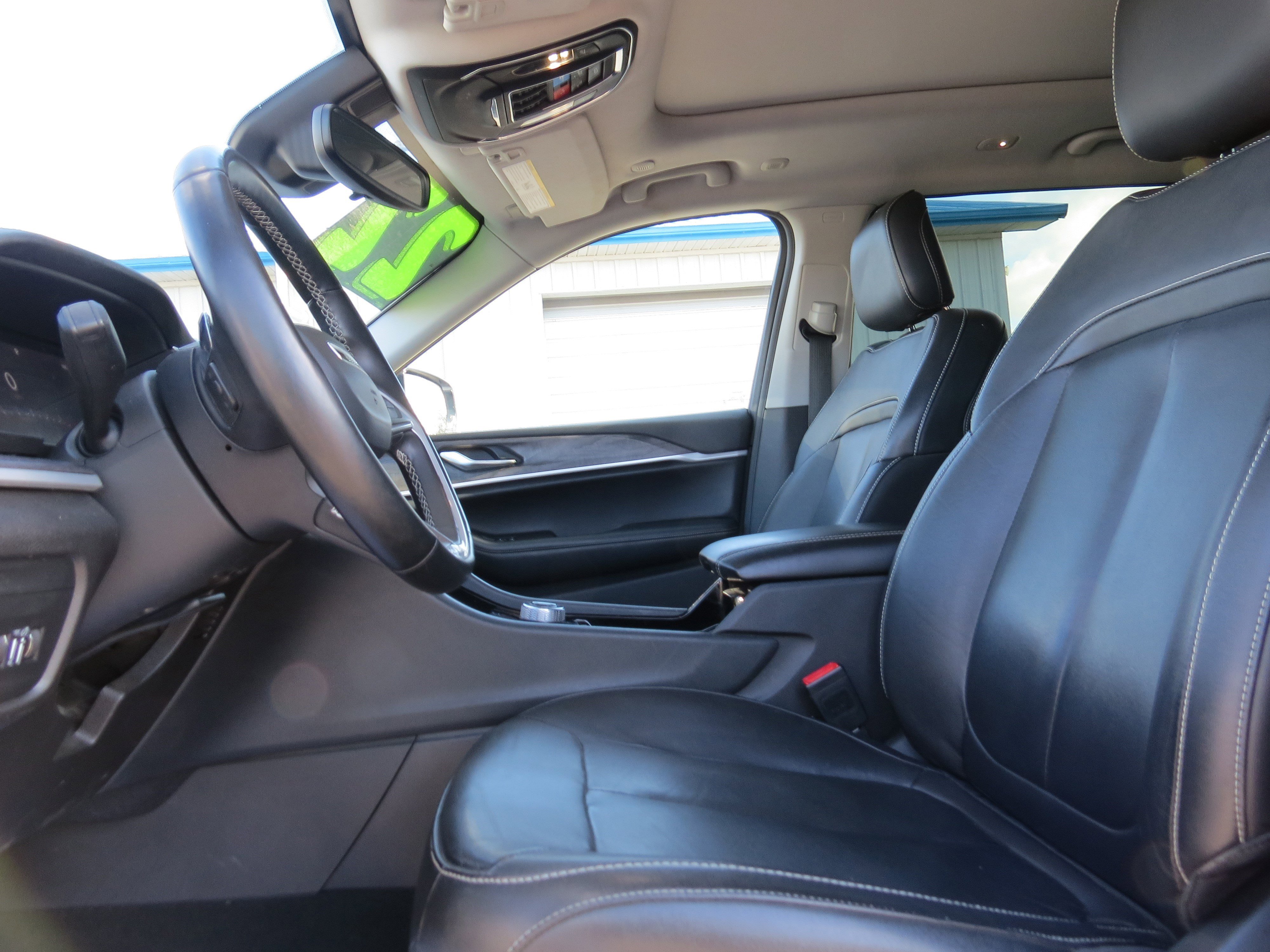 Used 2022 Jeep Grand Cherokee L Limited image 19