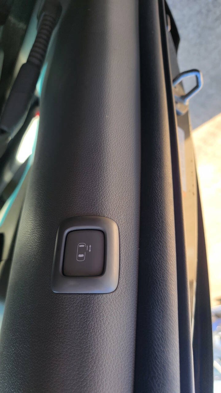 Used 2015 Kia Sedona EX w/ EX Premium Package FWD image 24