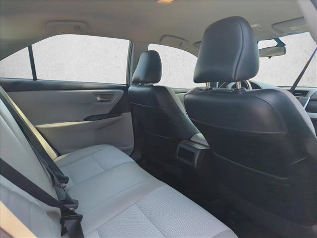 Used 2016 Toyota Camry SE FWD image 26