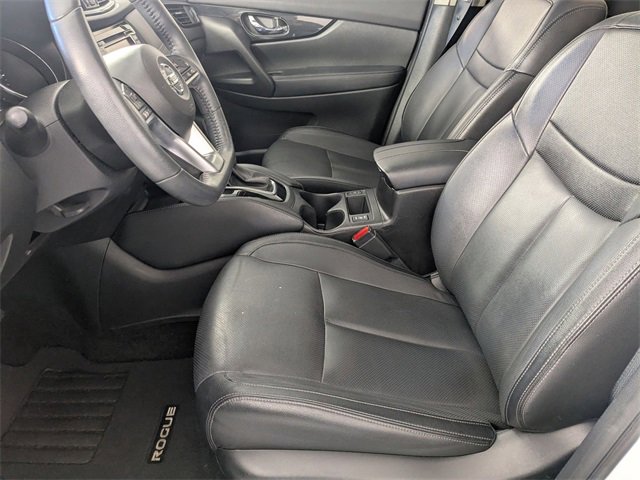 Used 2018 Nissan Rogue SL w/ Premium Package image 14