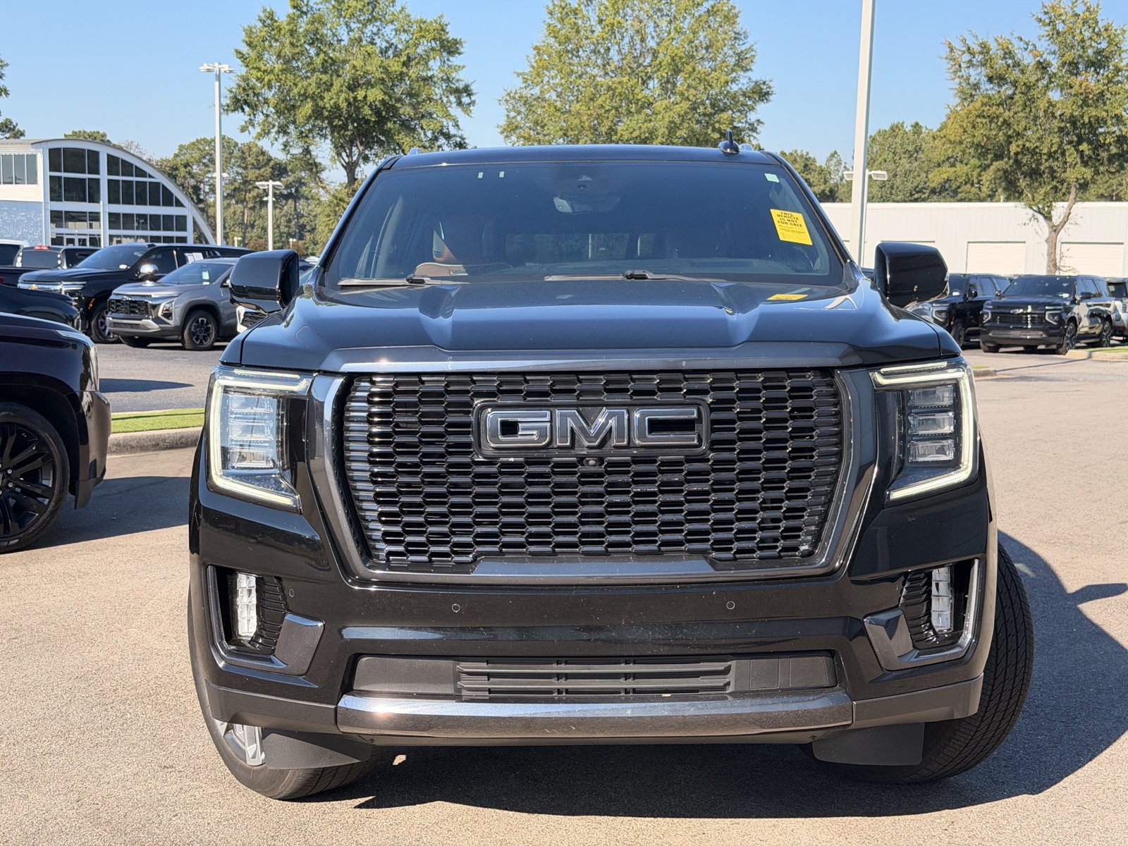 Used 2023 GMC Yukon XL Denali Ultimate AWD/4WD image 6