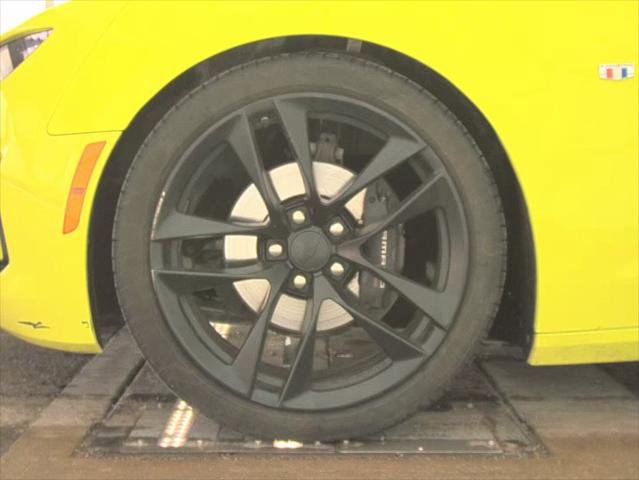 Used 2020 Chevrolet Camaro LT w/ 1LE Track Performance Package image 27