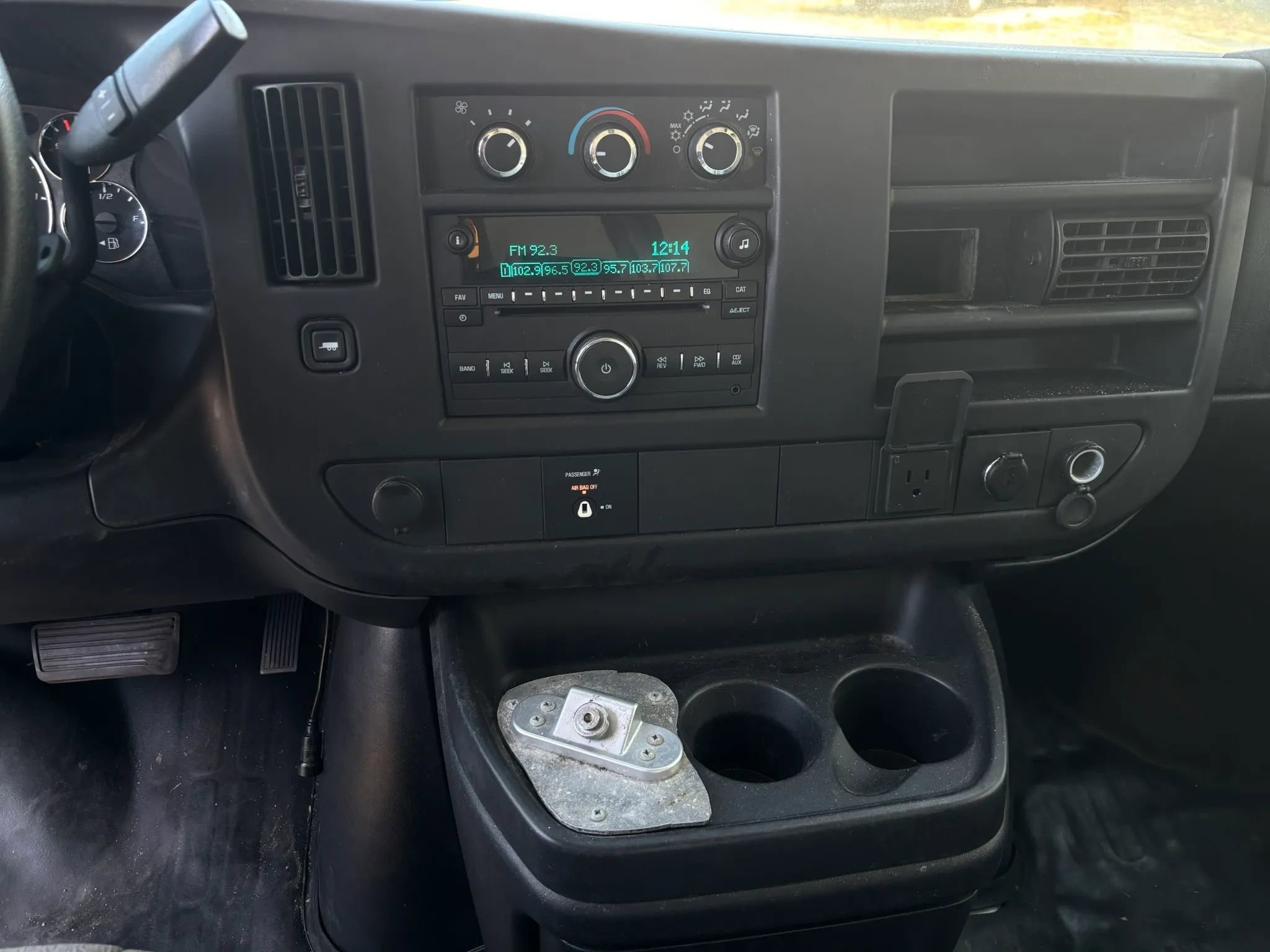 Used 2016 Chevrolet Express 3500 RWD image 13