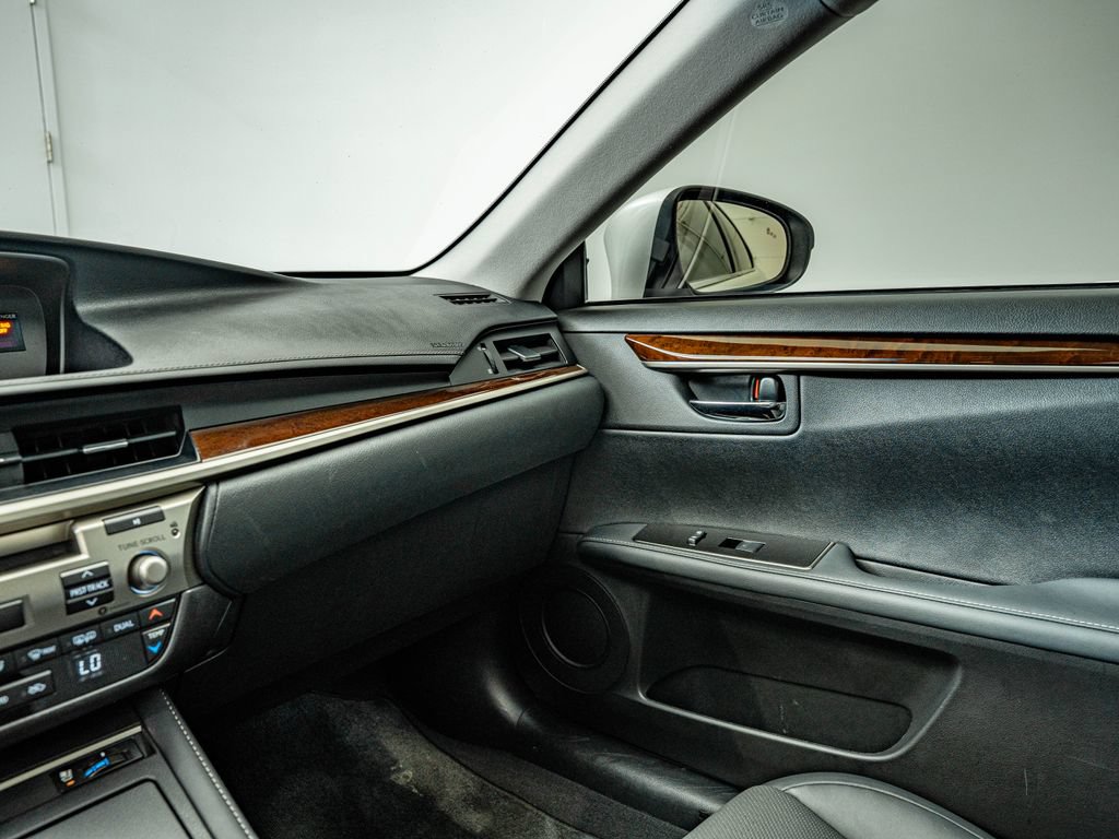 Used 2018 Lexus ES 350 w/ Premier Package FWD image 30