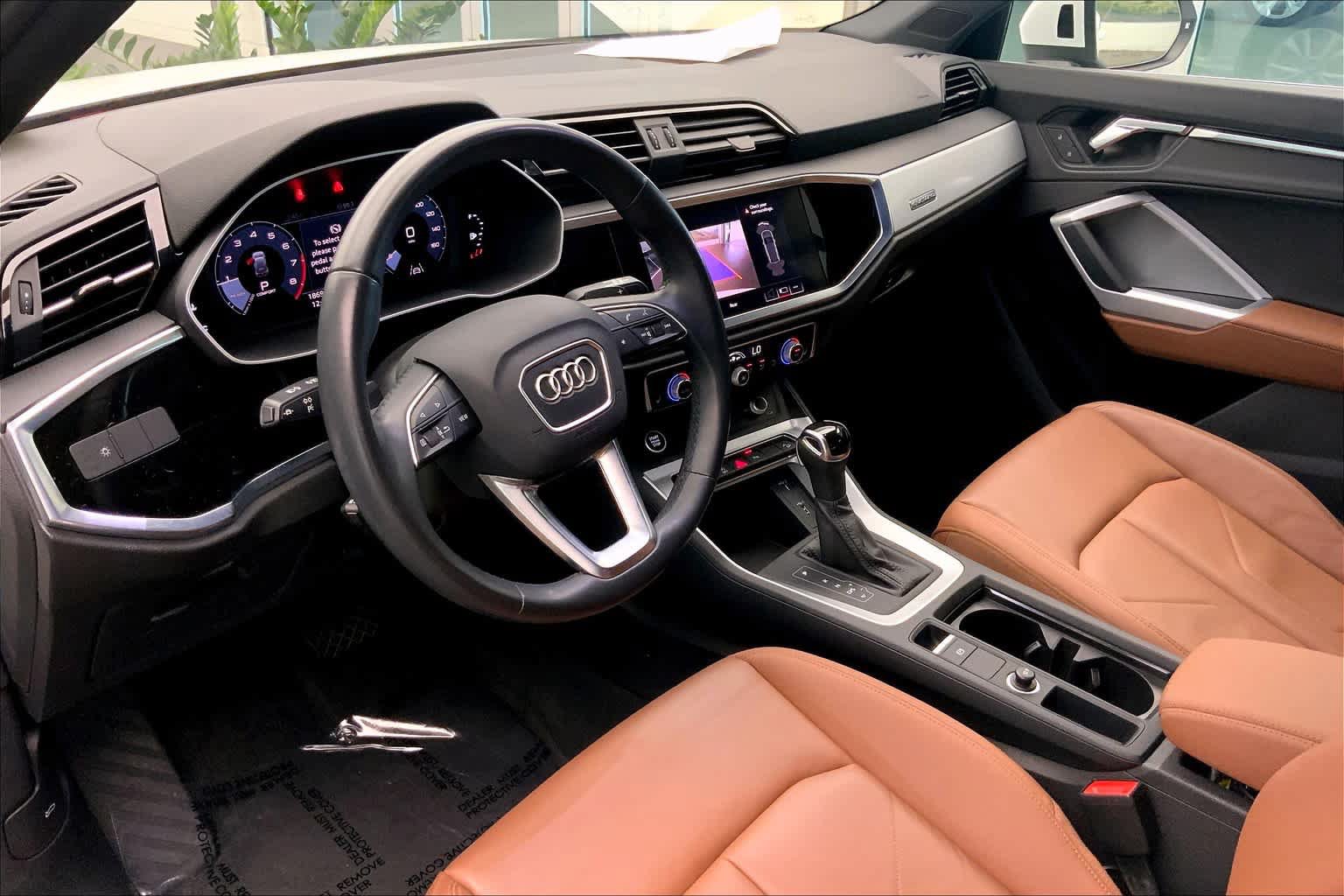 Used 2021 Audi Q3 2.0T Premium w/ Convenience Package AWD/4WD image 18