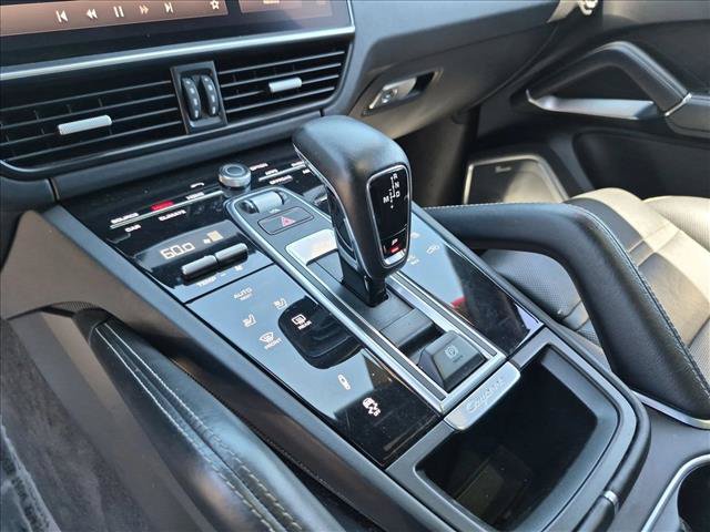 Used 2022 Porsche Cayenne Turbo AWD/4WD image 12