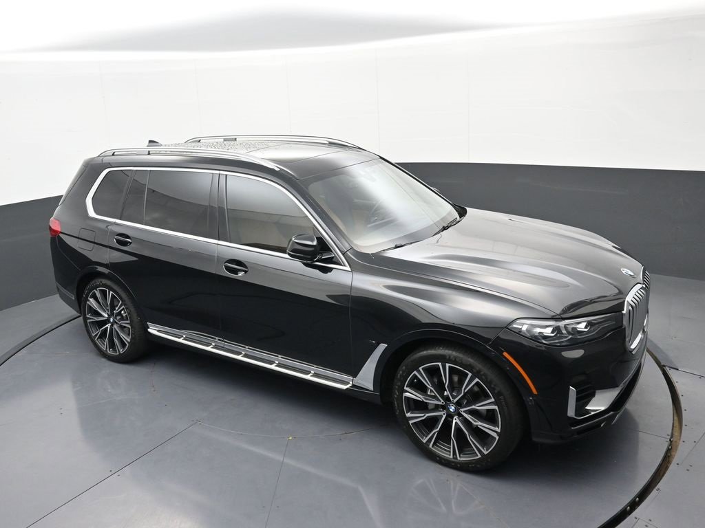 Used 2022 BMW X7 xDrive40i w/ Cold Weather Package image 30