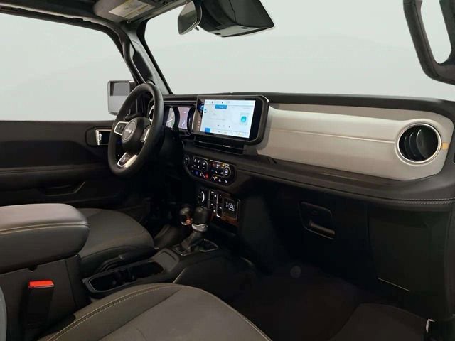 Used 2025 Jeep Wrangler Unlimited Sahara w/ Safety Group image 71