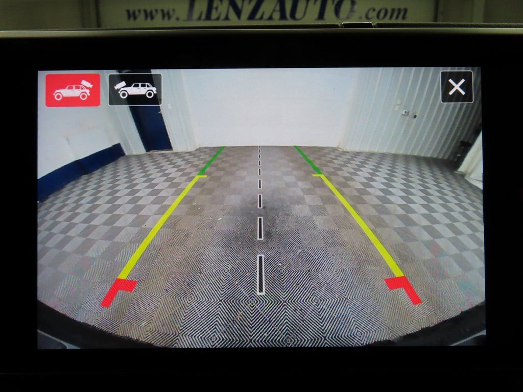 Used 2024 Jeep Wrangler Unlimited Sahara w/ Technology Group image 15