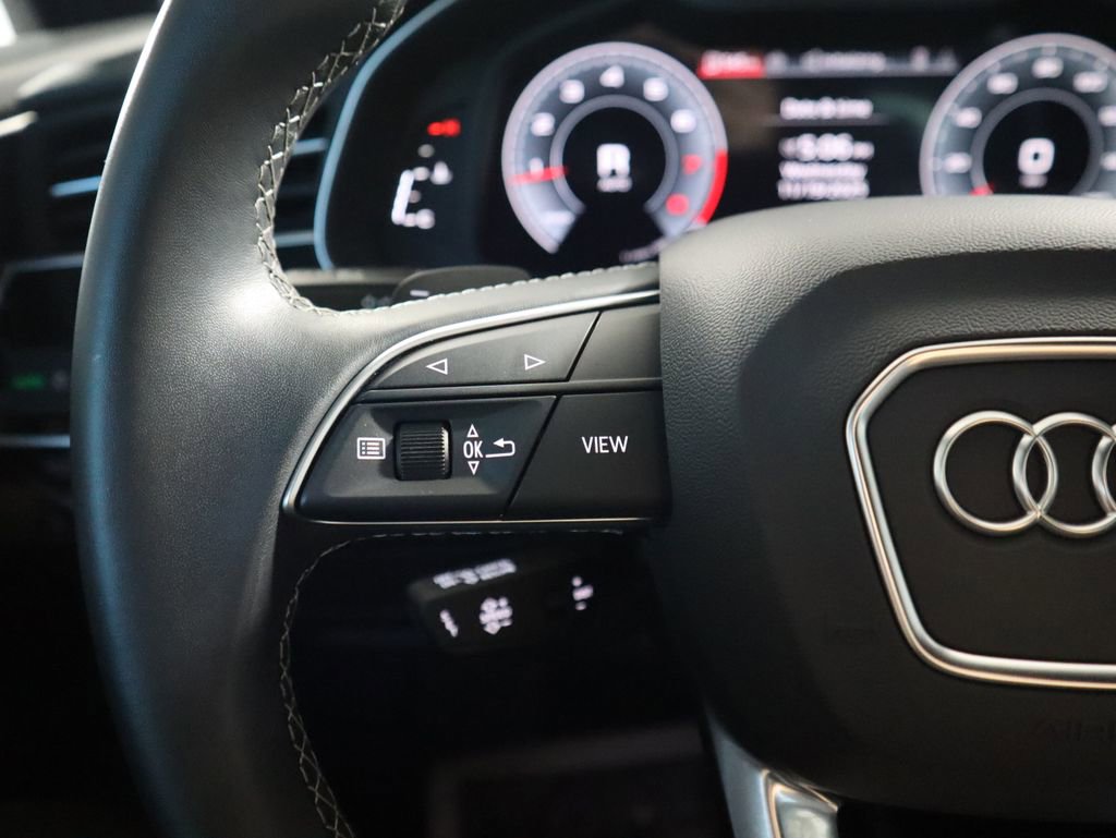 Certified 2025 Audi Q7 2.0T Premium image 12