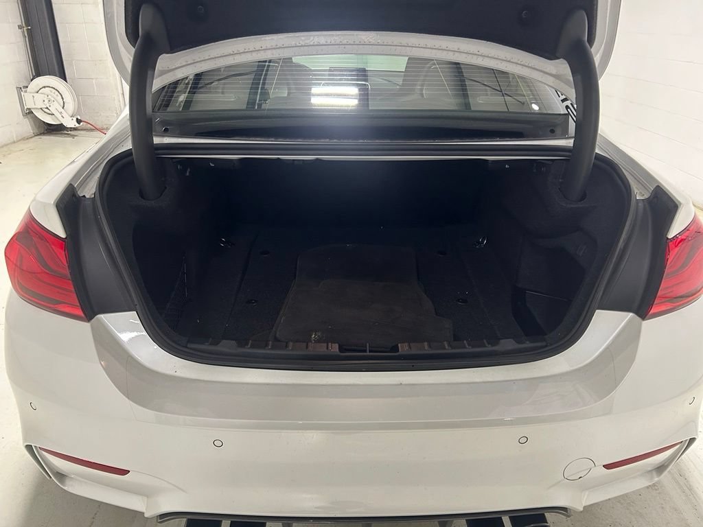 Used 2019 BMW M4 Coupe w/ Competition Package RWD image 22