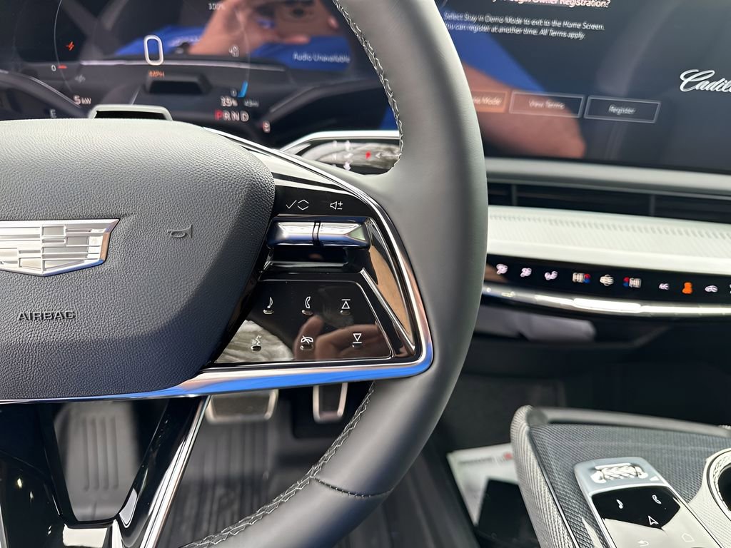 New 2026 Cadillac Optiq Sport 1 w/ LPO, Floor Liner Package AWD/4WD image 31