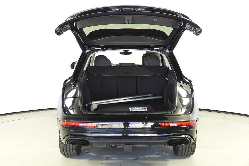 Used 2023 Audi Q5 2.0T Premium Plus w/ Premium Plus Package AWD/4WD image 10