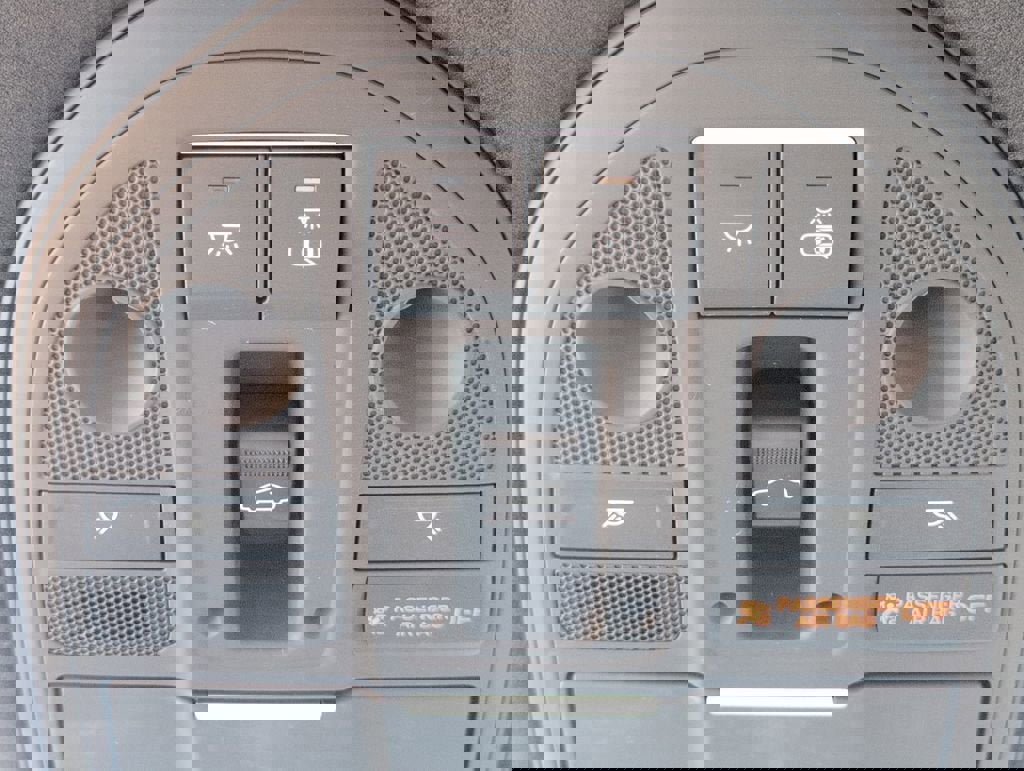 Used 2022 Genesis G70 3.3T image 17