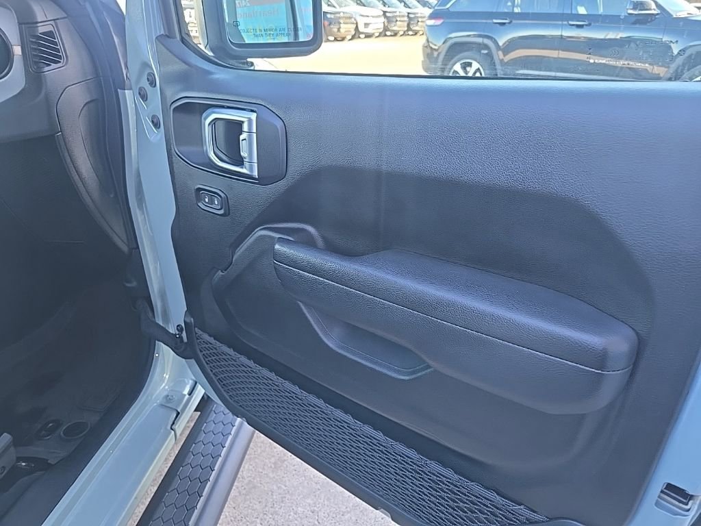 Used 2024 Jeep Wrangler Sport S image 71