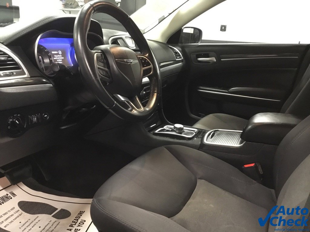 Used 2018 Chrysler 300 Touring w/ Sport Appearance Package RWD image 22