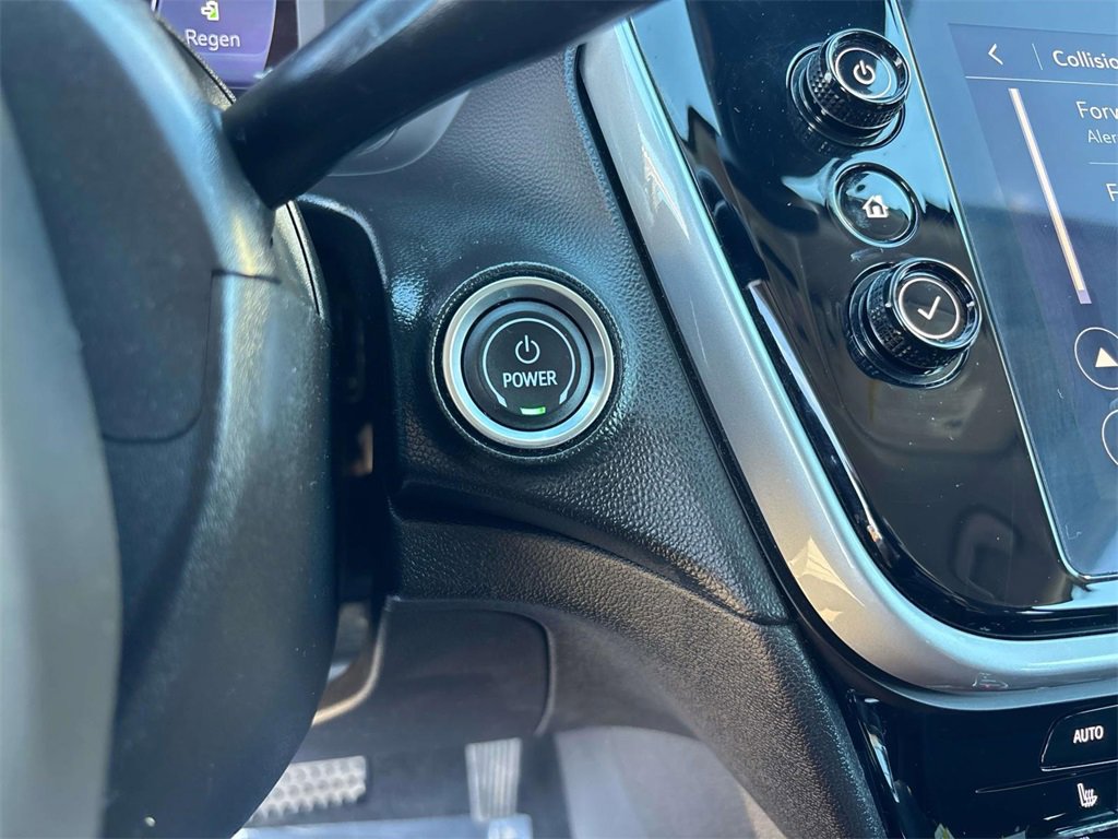 Used 2022 Chevrolet Bolt EUV LT w/ Comfort Package image 31