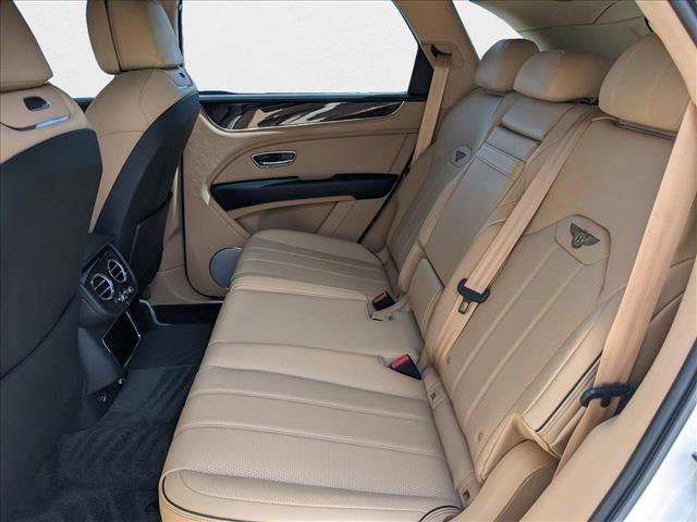 Used 2023 Bentley Bentayga image 19