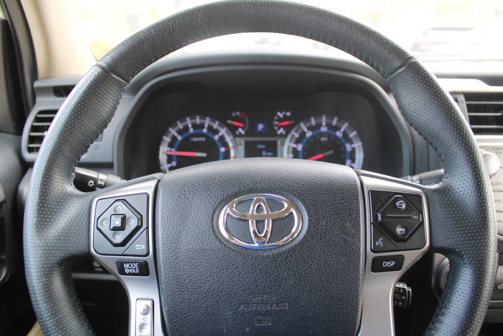 Used 2018 Toyota 4Runner SR5 Premium image 26