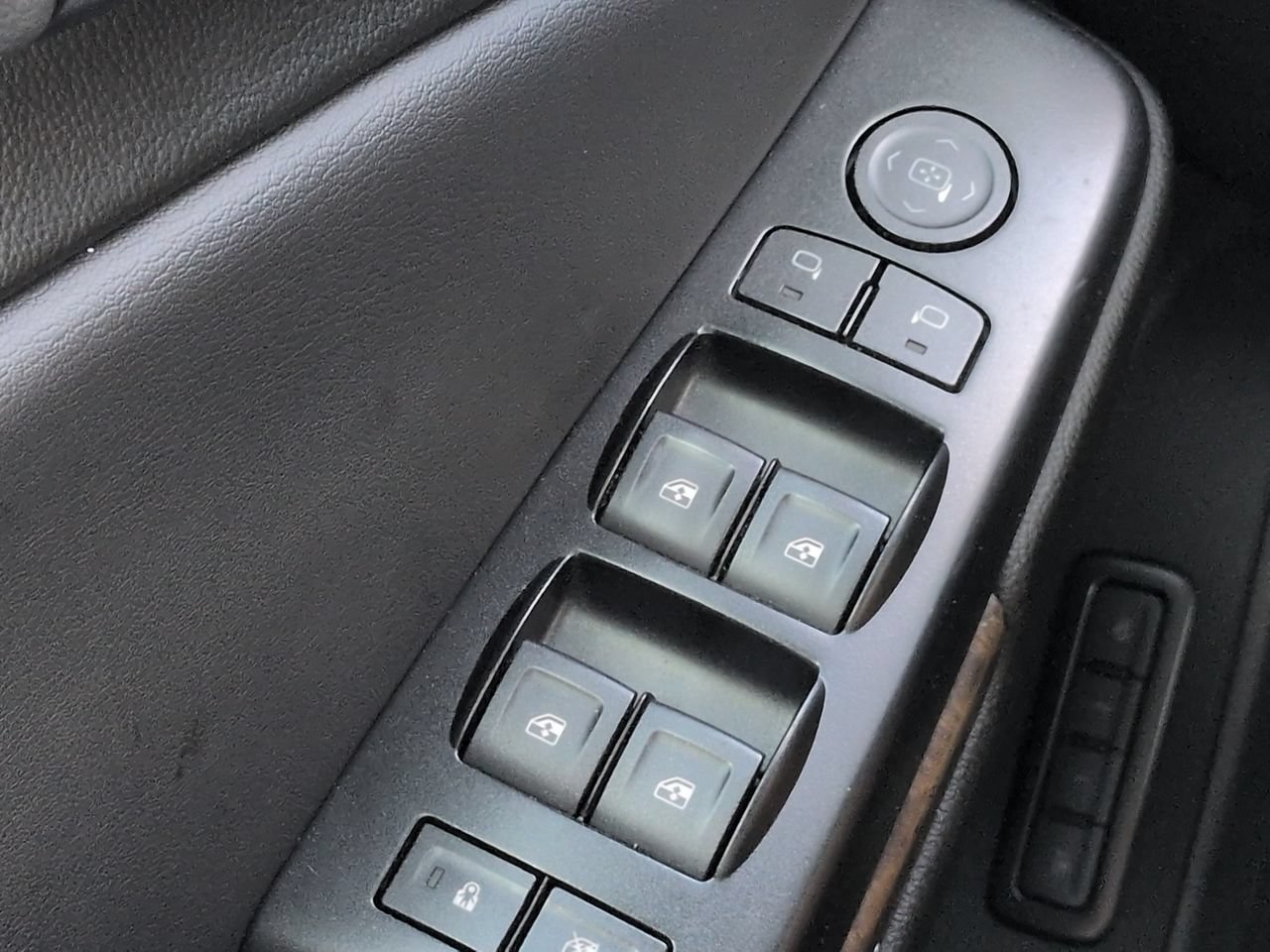 Used 2019 Chevrolet Suburban LT AWD/4WD image 21