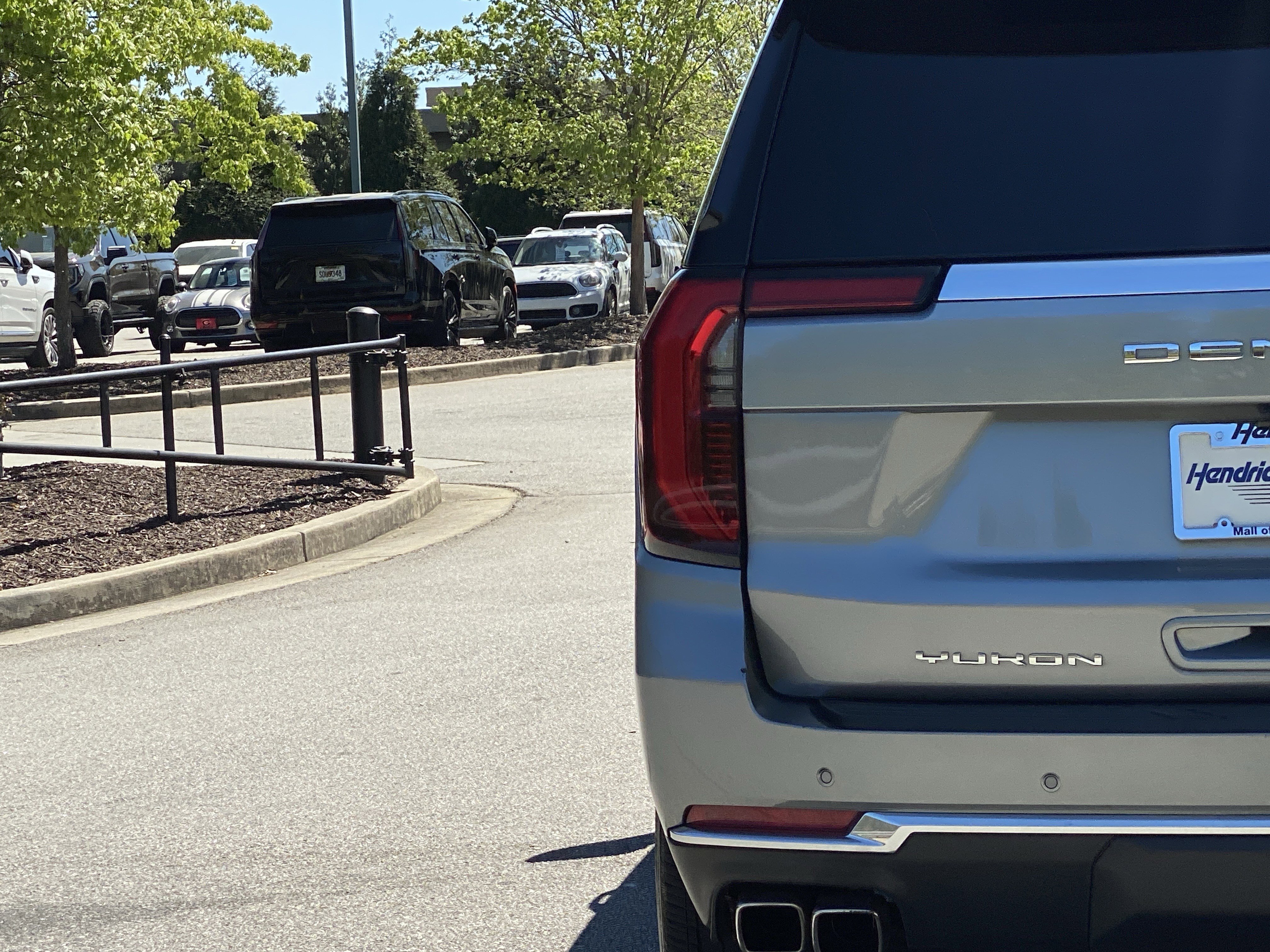 Used 2025 GMC Yukon XL Denali w/ Sun & Power Step Package image 21