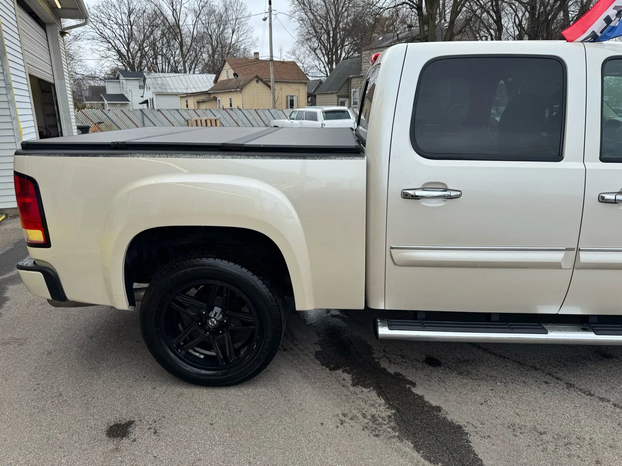 Used 2011 GMC Sierra 1500 Denali image 10