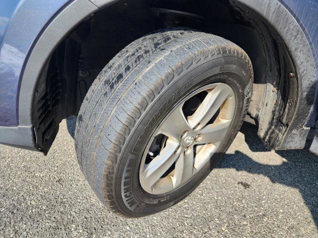 Used 2013 Toyota RAV4 XLE AWD/4WD image 9