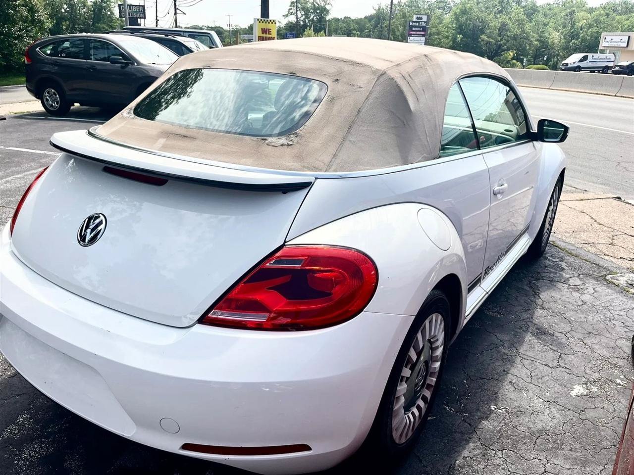 Used 2014 Volkswagen Beetle 2.5 FWD image 2